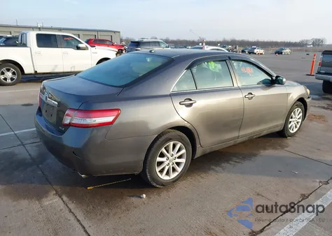 2010 Toyota Camry Xle V6 z USA, uszkodzony, nr VIN 4T1BK3EK3AU111209
